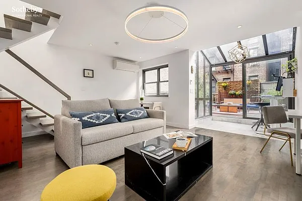 Sold by Sotheby's International Realty | media 1