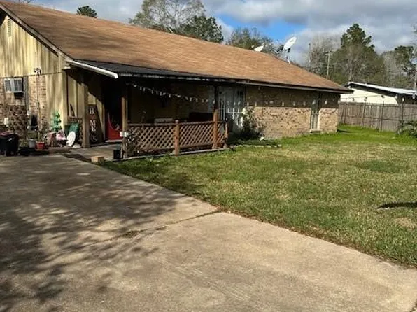 157 County Road 3252, Cleveland, TX 77327