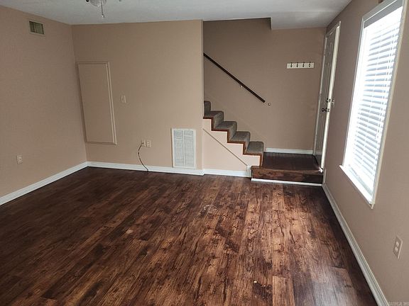 3rd image of 502/504 N Charles St