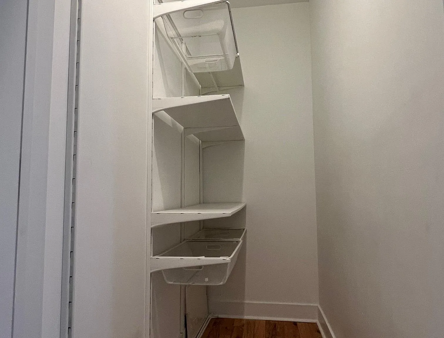 3 bed, $2,200 — Photo 2