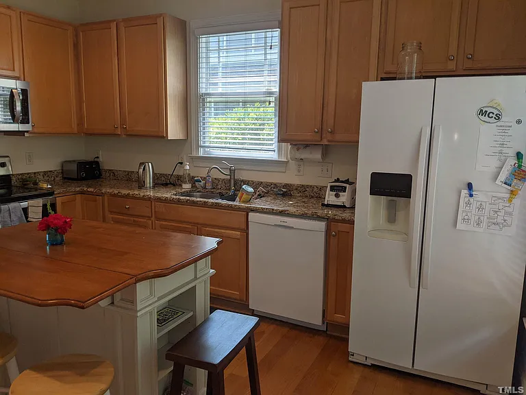 200 Charleston Ln — Photo 12