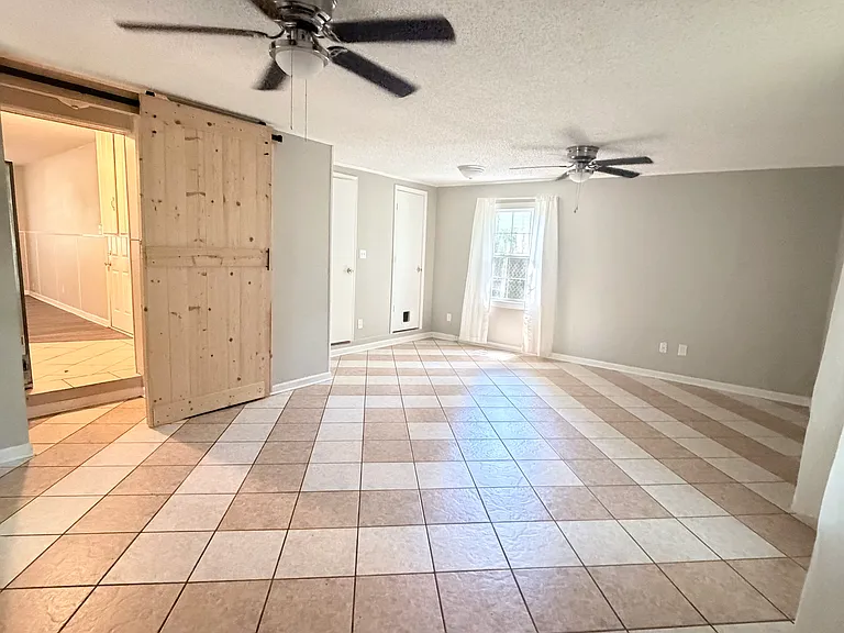 902 Lucerne Ave — Photo 10