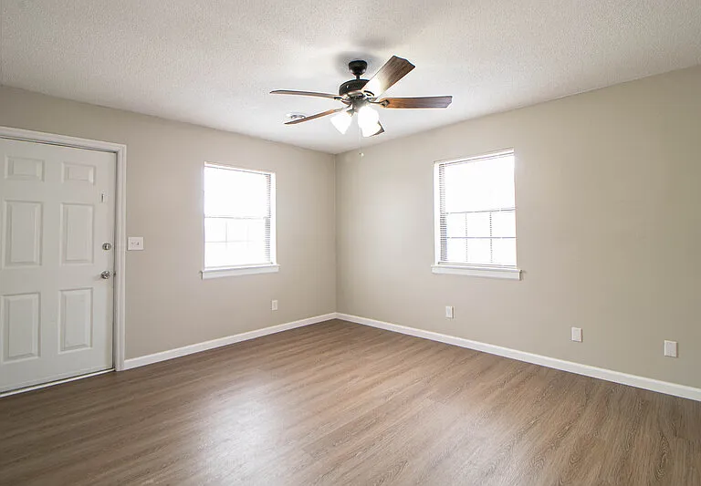 404-08 Thompsonville Ln — Photo 3