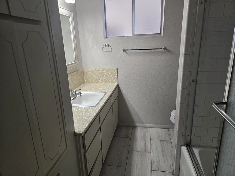 306 W Maryland Ave #5 — Photo 5