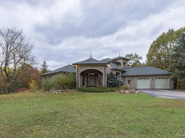 3270 Thornville Rd, Dryden, MI 48428