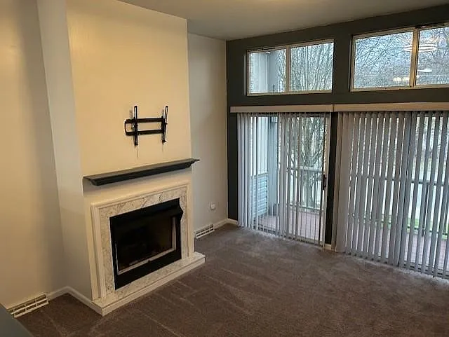 2 bed, 2.5 bath, 1292 sqft, $1,800 — Photo 2