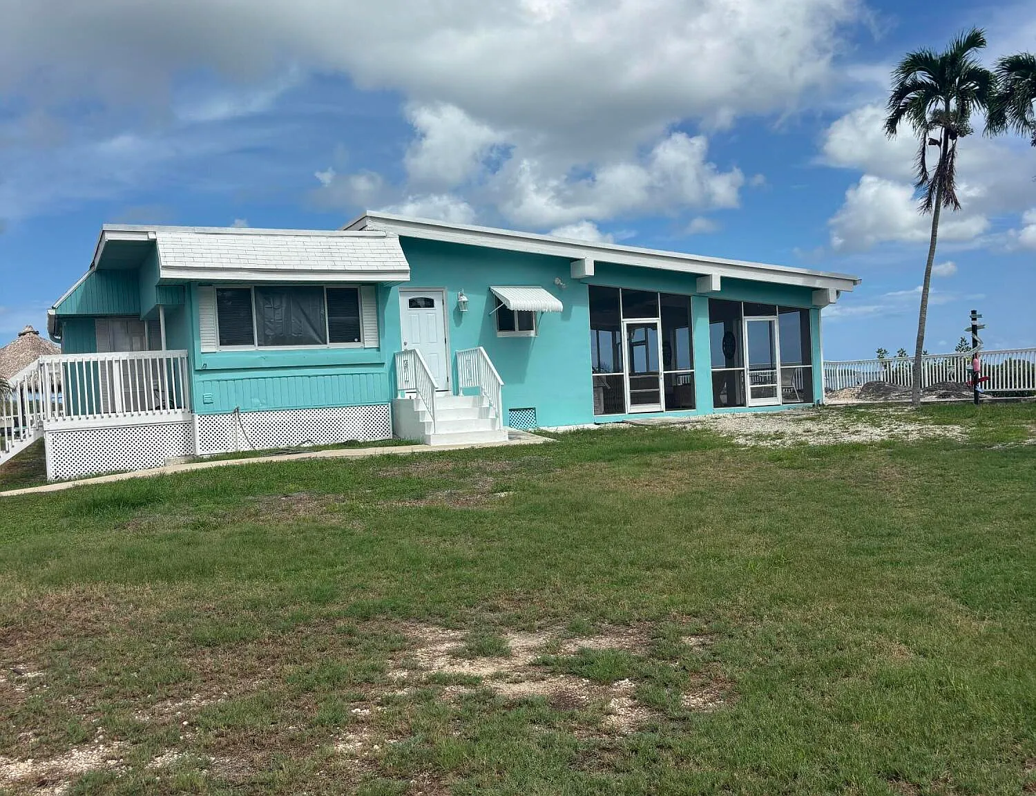3 bed, 2.0 bath, 1718 sqft, $5,500 — Photo 2
