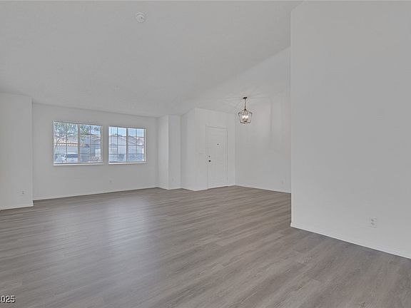 5th image of 6112 Blossom Knoll Ave