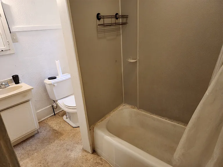 1306-08 Villa Ave #1306 — Photo 6