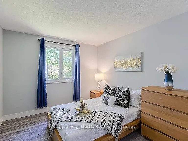 35 Tauvette St — Photo 18