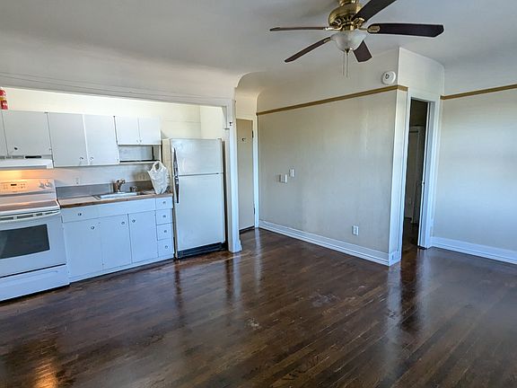Original hardwood floors, great kitchen!