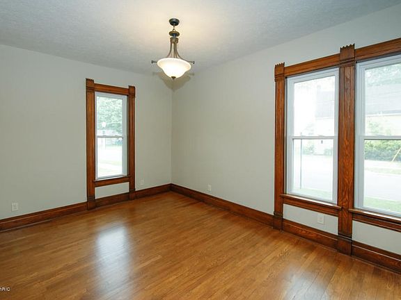 400 E West St-103