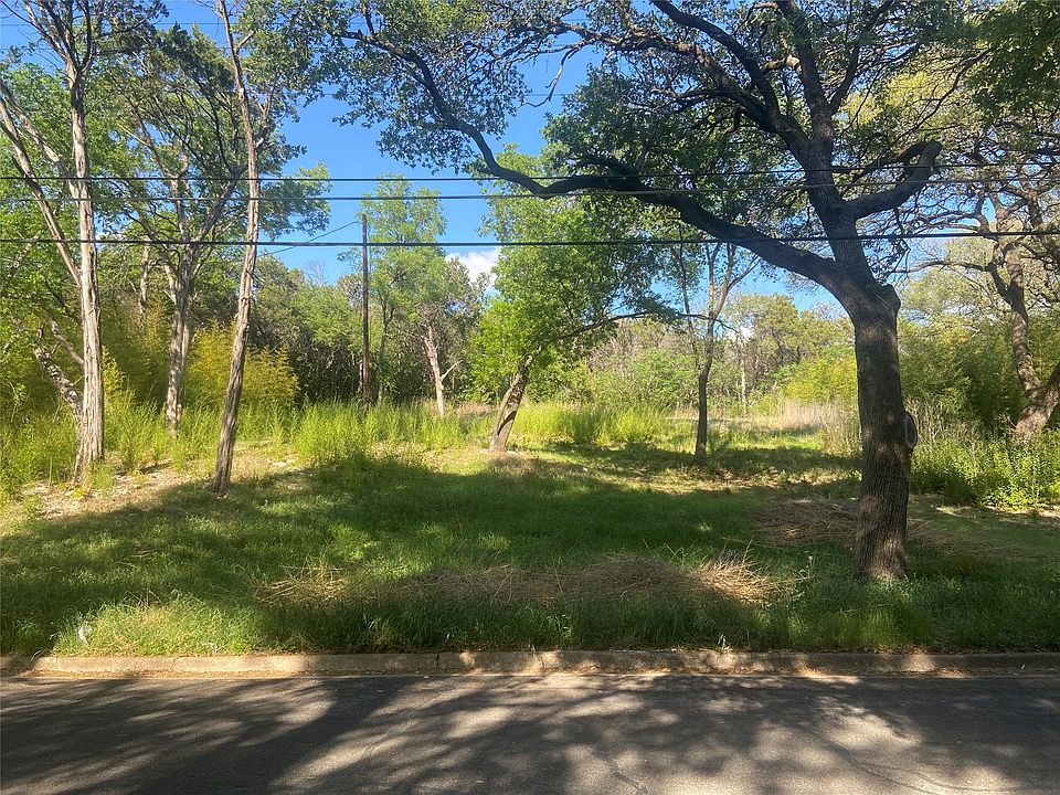 1st image of 3929 Mockingbird Ln