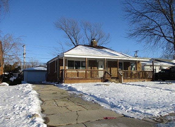 2nd image of 833 N Highland Dr