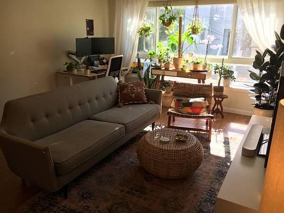 3rd image of 3024 22nd St APT 1