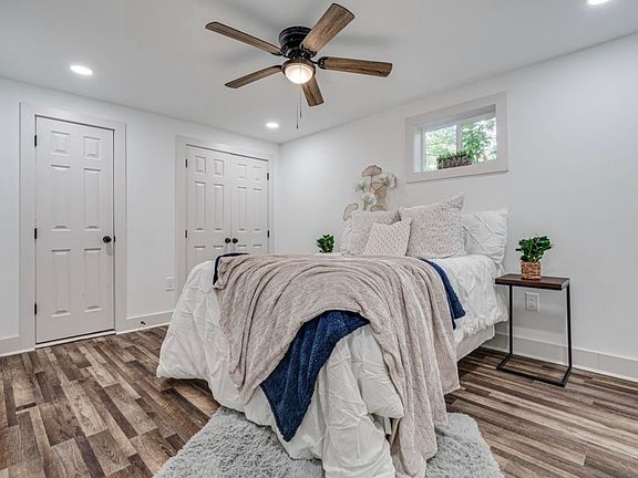5th image of 300 River Heights Dr #B