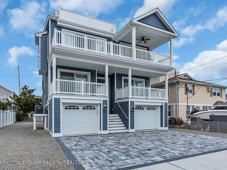 106 8th Ave — Photo 2