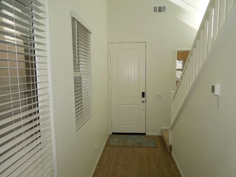 3 bed, 2.5 bath, 1564 sqft, $3,195 — Photo 3