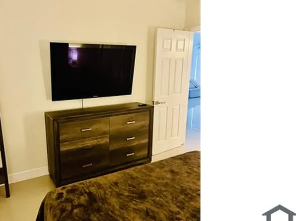 301 SW 71st Way, Hollywood, FL 33023