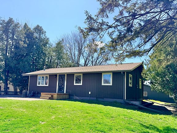 2nd image of 102 Rotterdam Ave