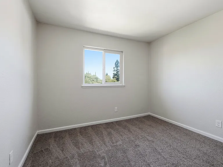 5943 Mack Rd — Photo 21