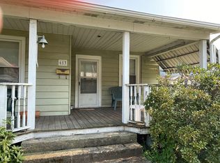 613 5th Ave, Montgomery, WV 25136