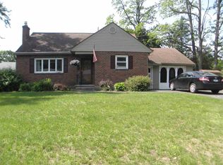 72 Saratoga Dr, Glenville, NY 12302