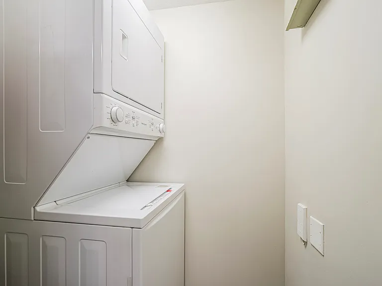 1590 S 42nd Cir #105 — Photo 32