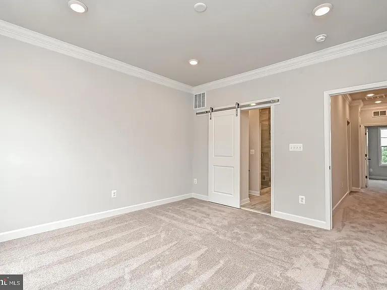 4404 Fair Lakes Ct — Photo 38