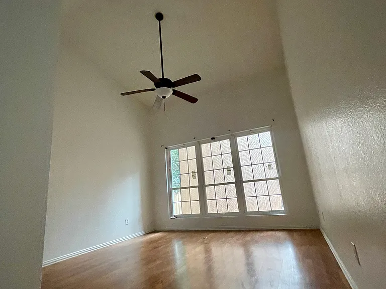 8108 Marie Ln — Photo 8