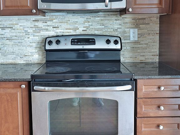 4th image of 155 Legion Rd N Unit 2101