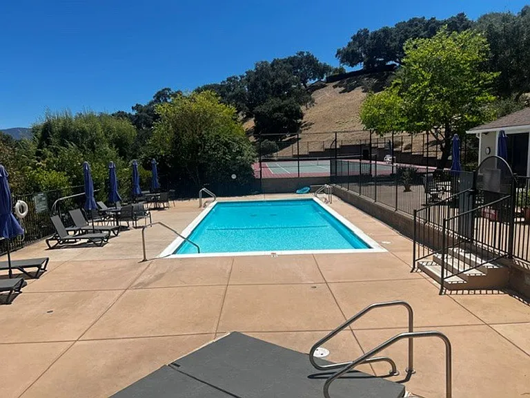 736 Hillside Dr — Photo 44