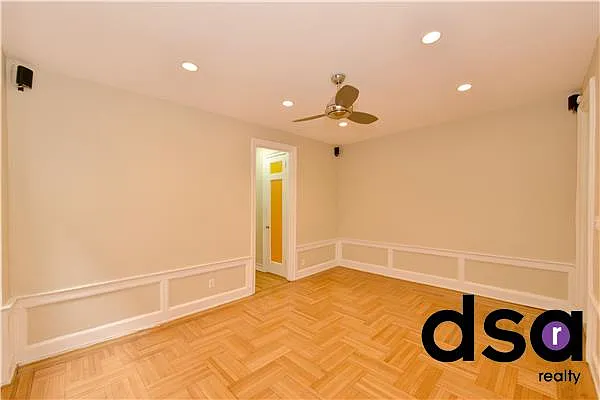 Sold by DSA Realty | media 9