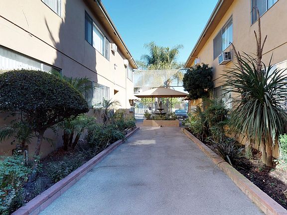 2nd image of 5725 Vineland Ave #25-12