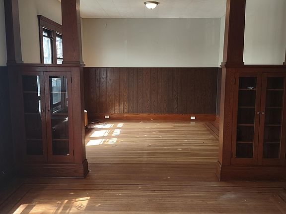 4th image of 77 Ullman St #2
