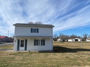 515 S Elm St, Sesser, IL 62884