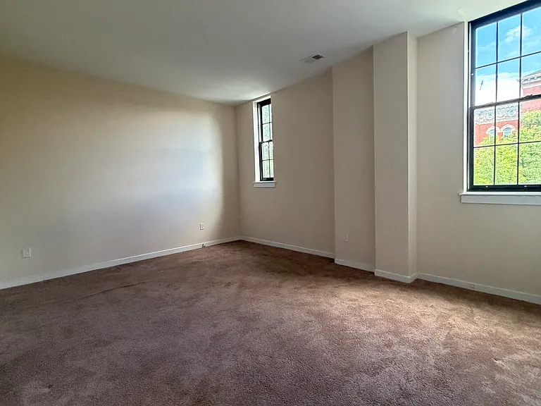 Monument Place Apartments — Photo 28