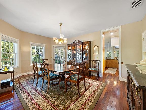 3rd image of 37810 Boyd Rd