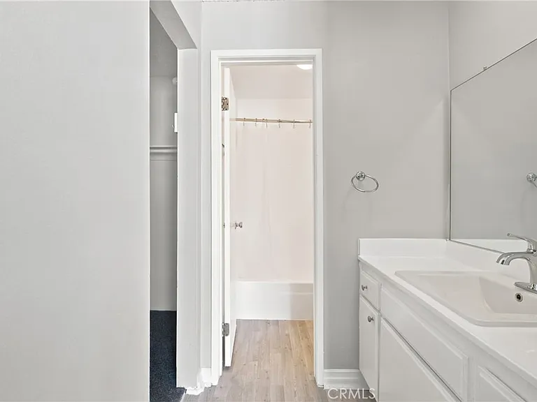 15425 Sherman Way #211 — Photo 12
