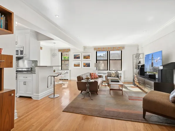 30 East 9th Street image 1 of 8