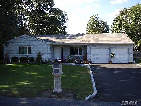 122 Holiday Blvd