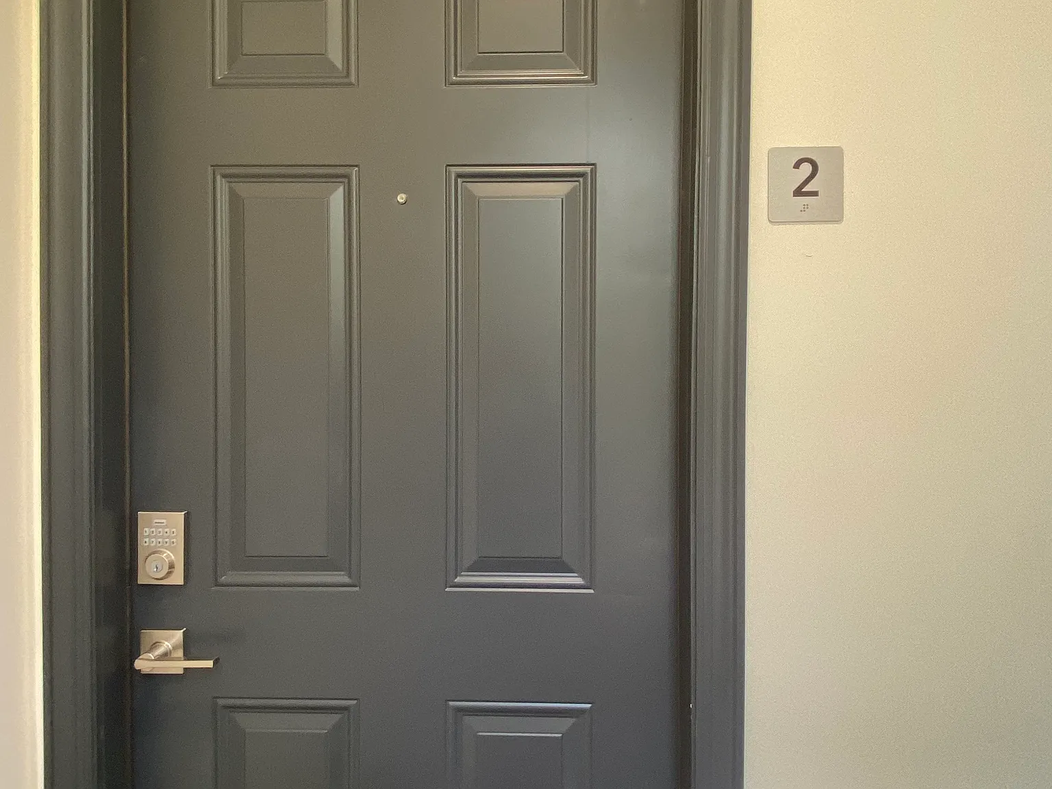 2 bed, 650 sqft, $2,500 — Photo 2