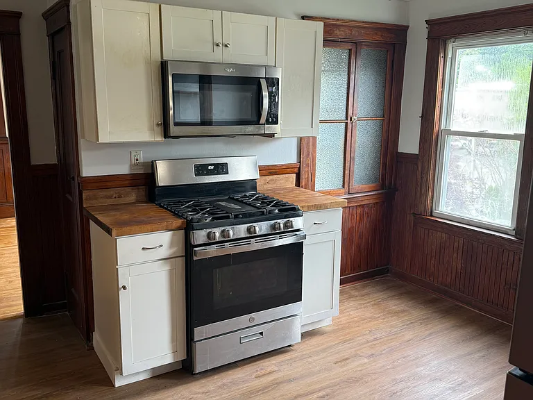 49 Catharine St #B — Photo 9