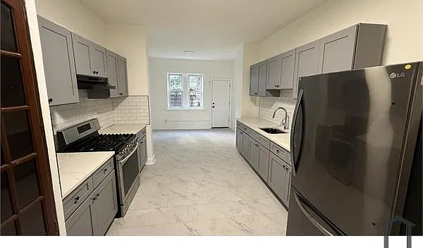 4 bed, 1600 sqft, $2,600 — Photo 3