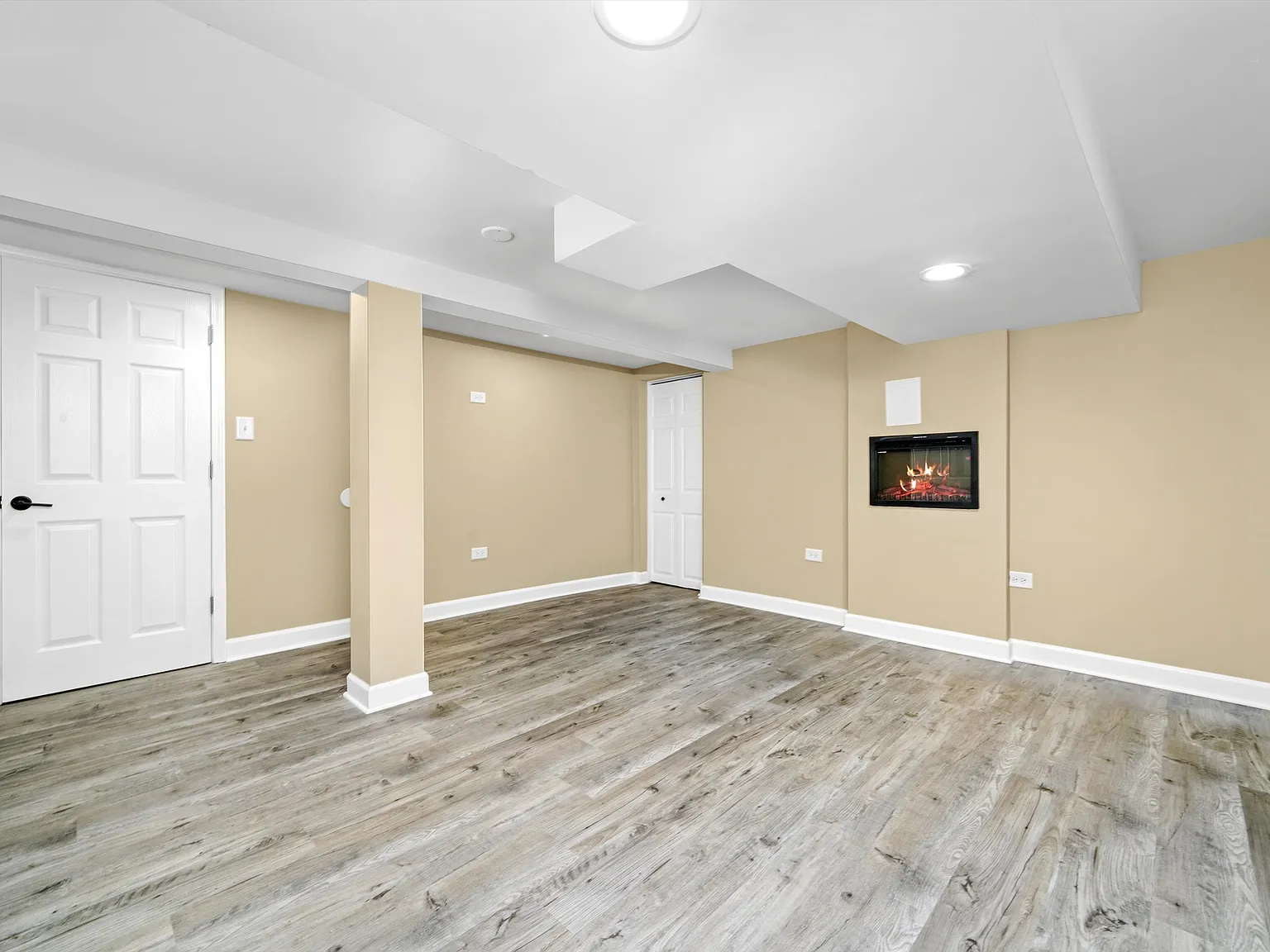 5 bed, 1035 sqft, $3,000 — Photo 2
