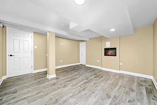 14341 University Ave Photo 1