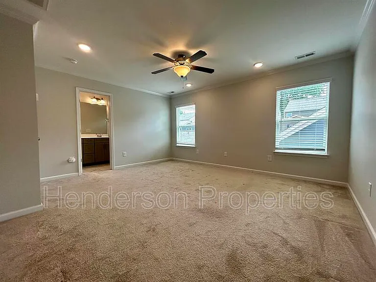512 Laurel Walk Ln — Photo 9