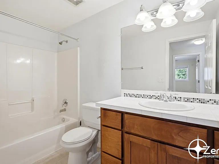 2409 SE 139th Ave — Photo 4
