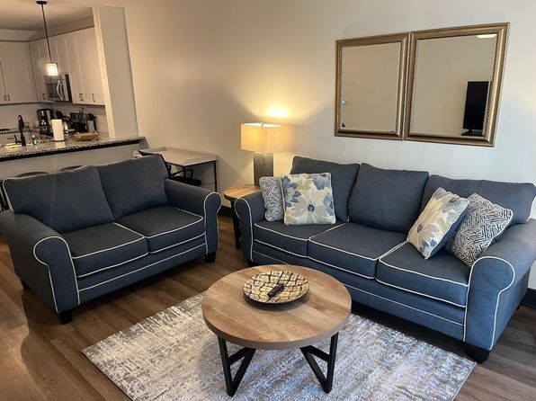 424 W Trade St #ID1344188P