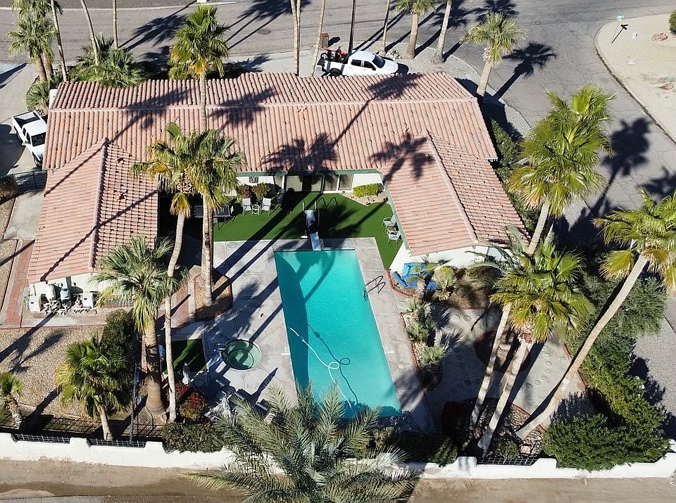 1st image of 2420 Wood Ln